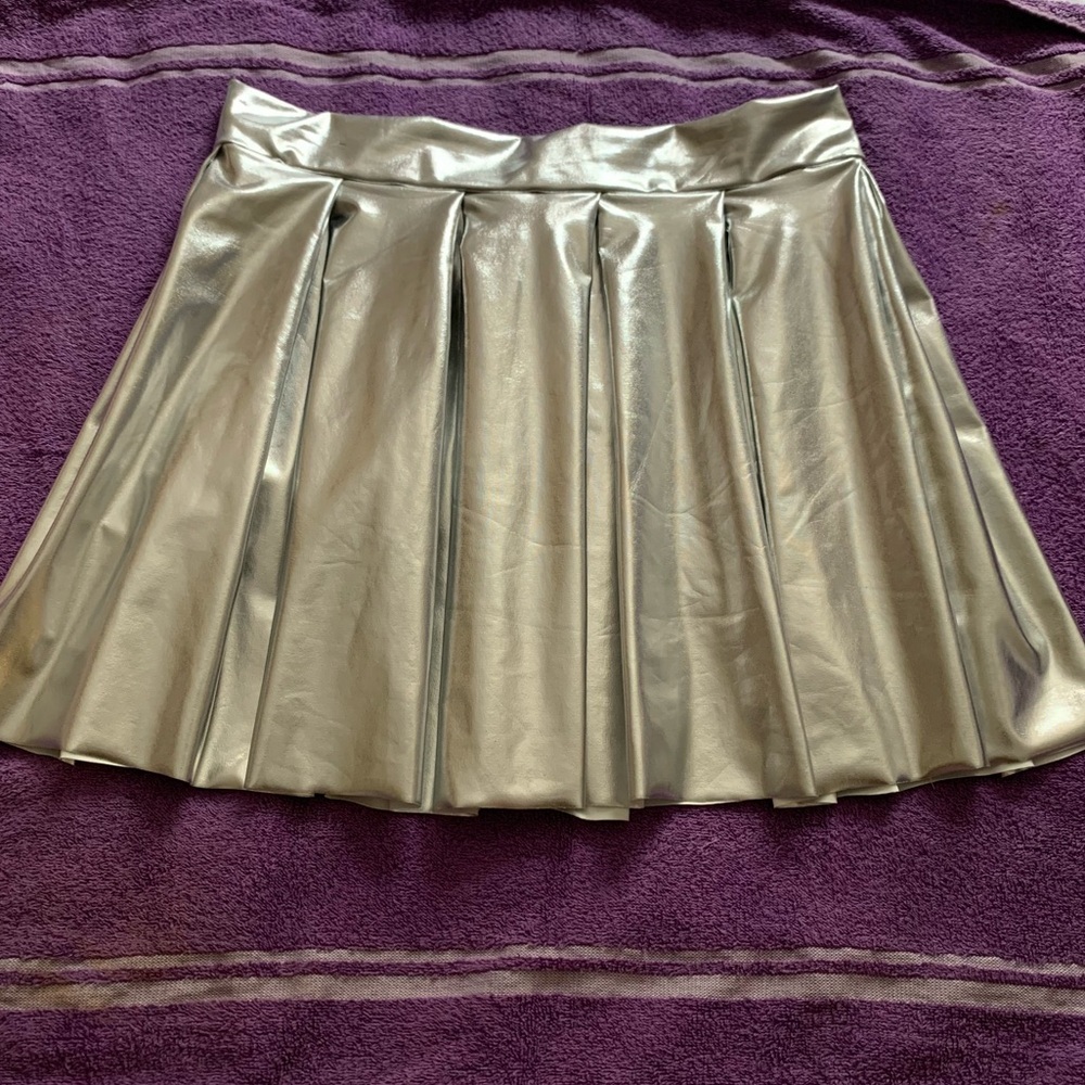 LOVE 83 PLEATHER SKIRT LARGE - Picture 4 of 5